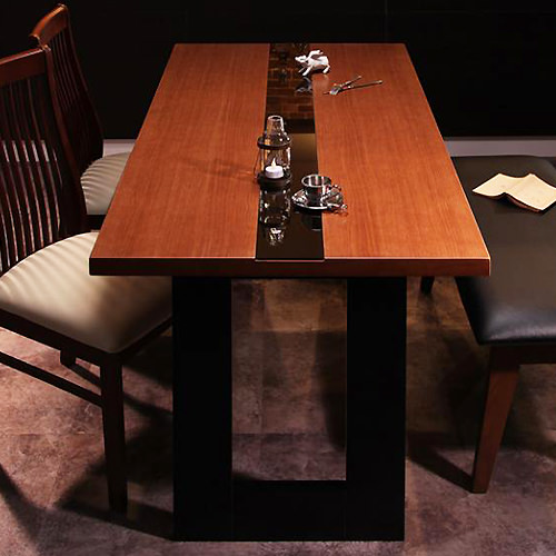 煌くコントラストと重厚感 モダンデザインダイニング テーブル